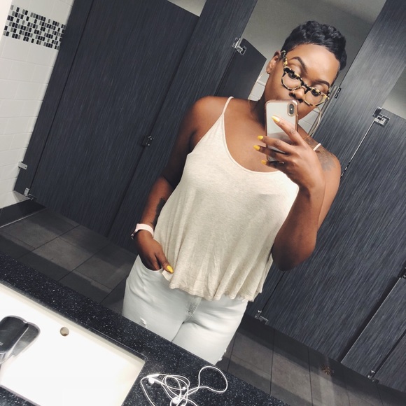 Meet your Posher, Brianna - Picture 1 of 1